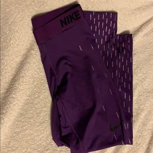 BOGO50% Nike Cropped Running Leggings
